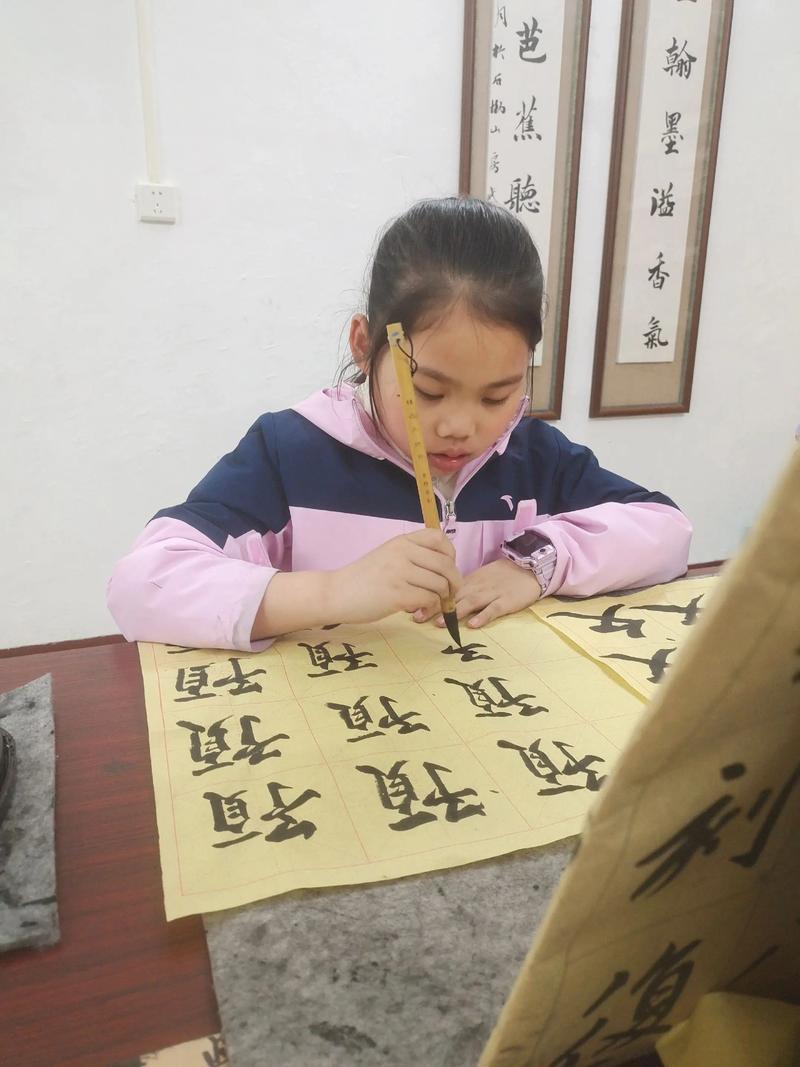 美术培训行业：艺海无涯，追梦不止